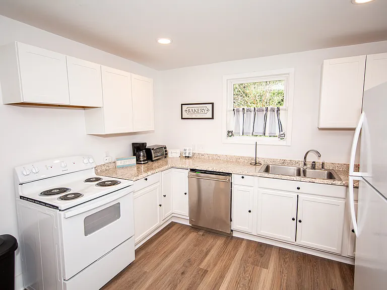 417 Ebenezer Ave — Photo 12
