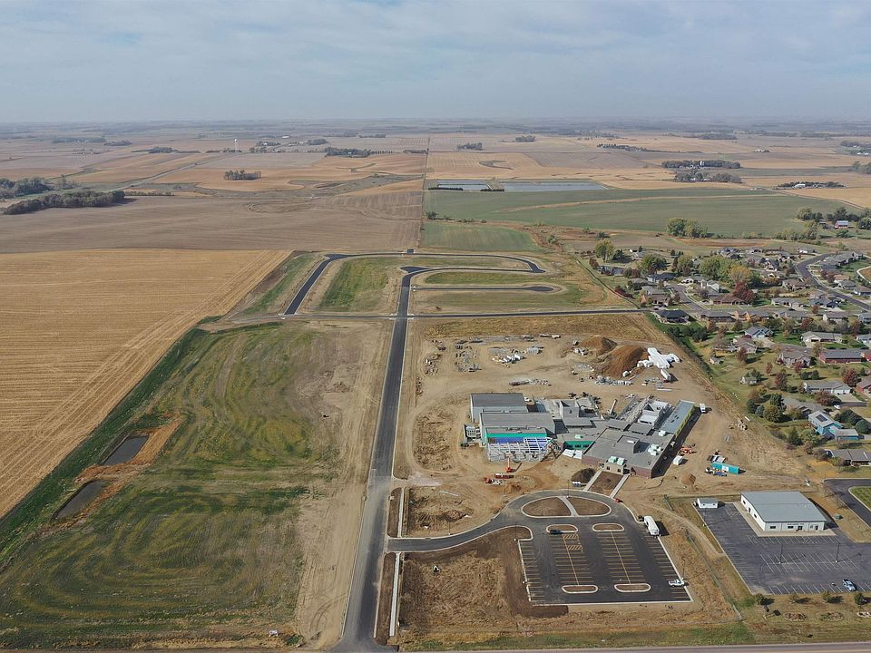 2nd image of 17 Willow Trl
