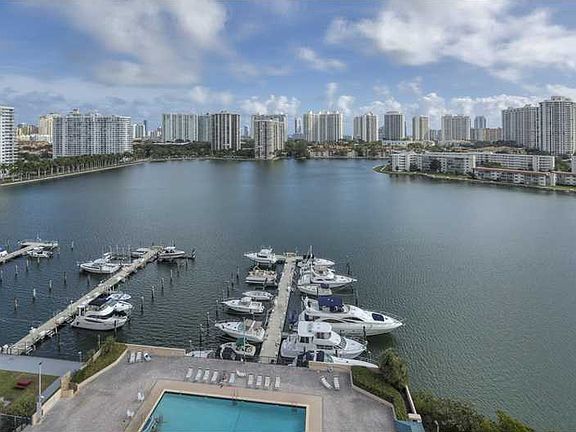 5th image of 18041 Biscayne Blvd #15054