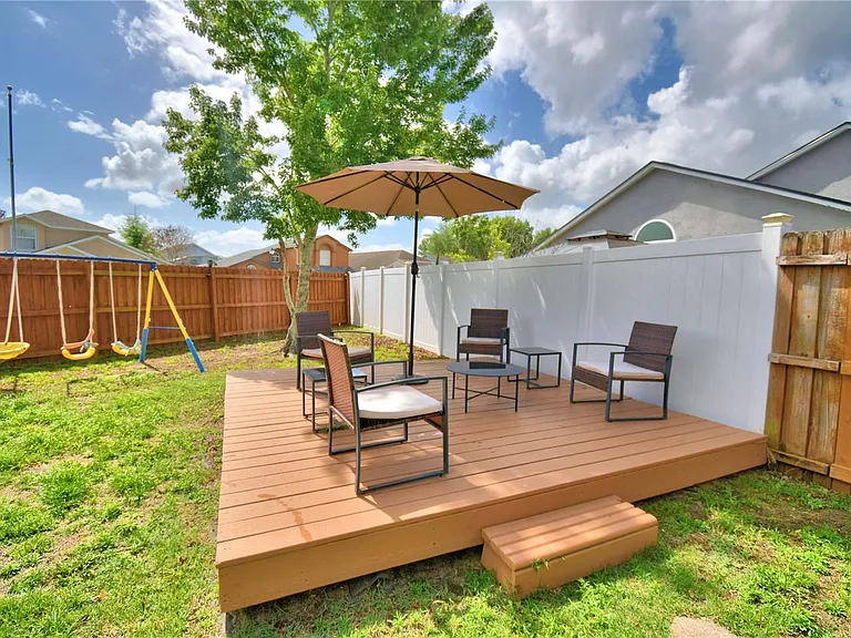 2935 Dickens Cir — Photo 46
