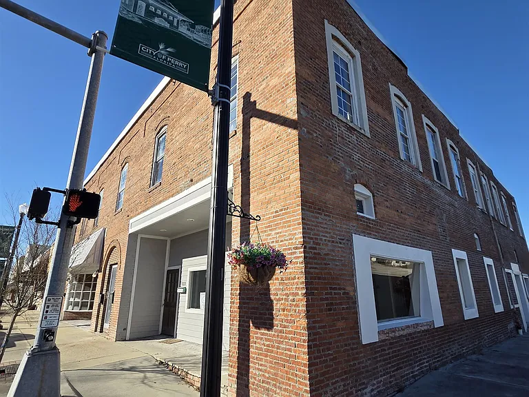 131 N Jefferson St — Photo 10