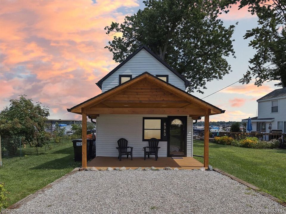 1st image of 8980 Dexter Pinckney Rd