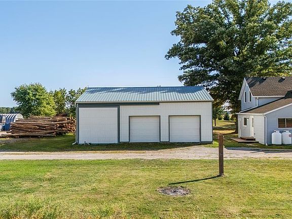 5th image of 1224 Brigden Rd