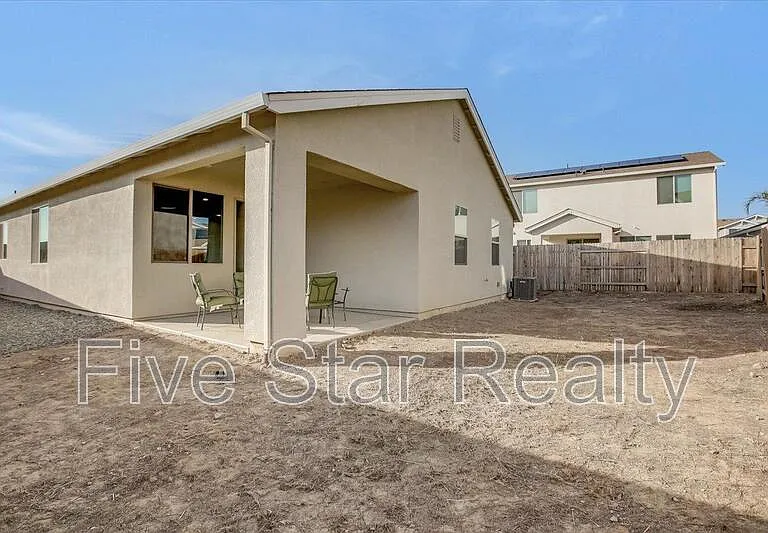 2203 Woodlet St — Photo 20