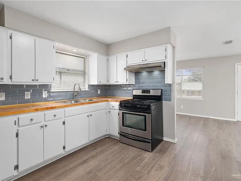 2517 W Hackberry Ave — Photo 9