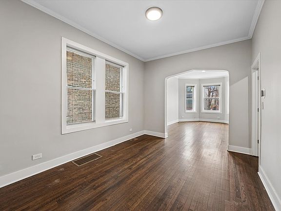 5th image of 1033 N Lawndale Ave