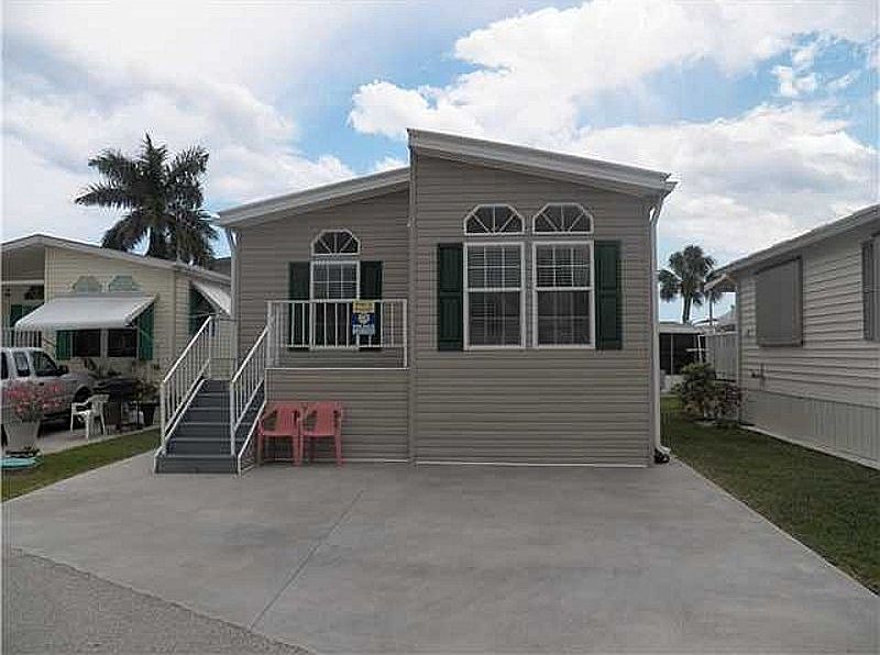 1st image of 567 Nettles Blvd