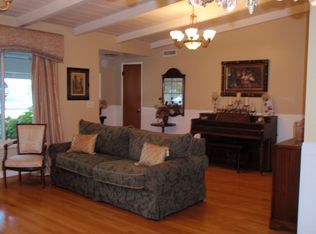 1128 E Mountain View Ave, Glendora, CA 91741