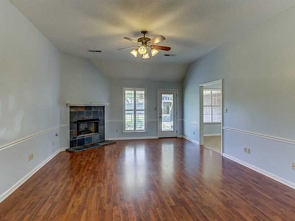 4th image of 7395 Wendy St
