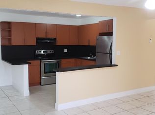 3913 SW 26th St, Hollywood, FL 33023