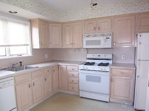 2nd image of 1660 Paul Ln