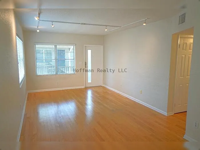 212 S Church Ave #212 — Photo 3