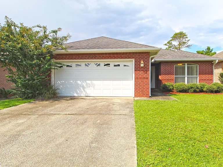4150 Oak Pointe Dr — Photo 1