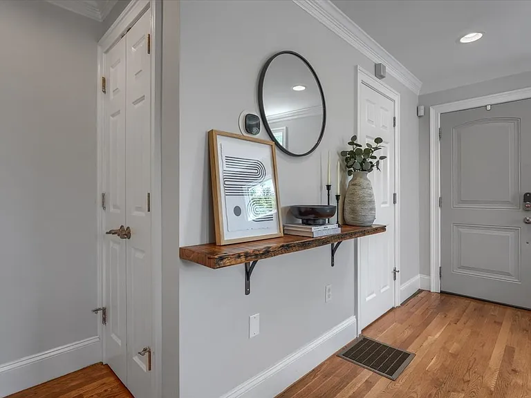 18 Claymont Ter #18 — Photo 14