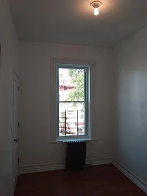 Rented by REALTY QUEST NEW YORK INC | media 22