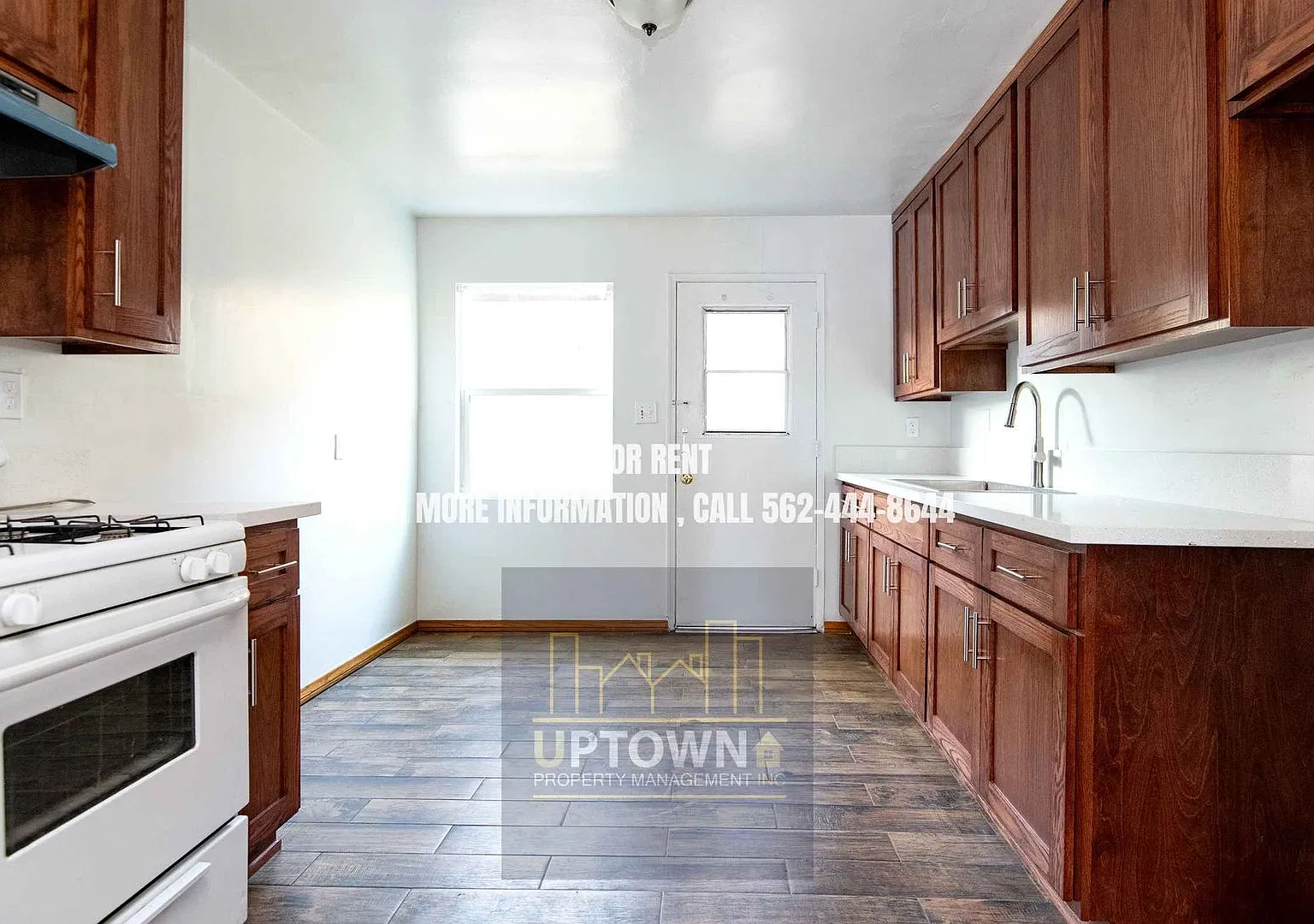 Apartment - 2 Bedrooms / 1 Bath - South Gate — Photo 1