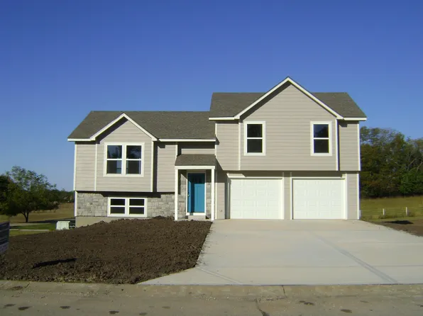 410 Turkey Run Cir, Oskaloosa, KS 66066