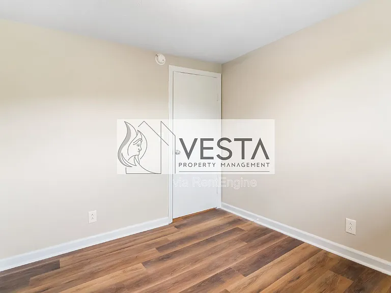 26 Reid St #2 — Photo 12