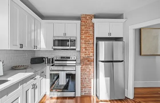 195 Armington St #1 — Photo 3