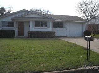 8821 Easley St, White Settlement, TX 76108