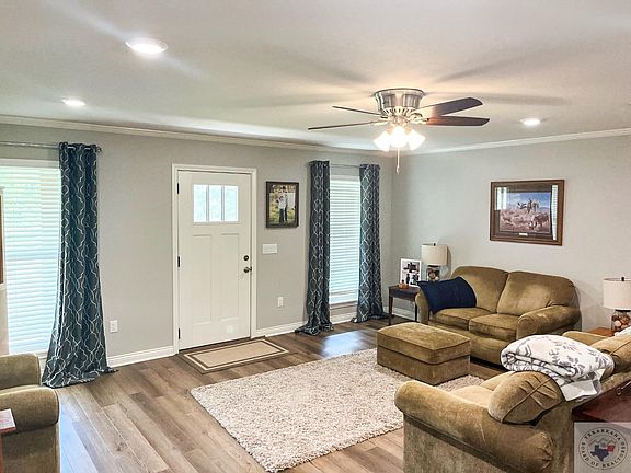 3rd image of 70 Rock Creek Cir