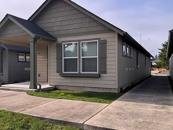 2nd image of 995 N Pacific Hwy #99