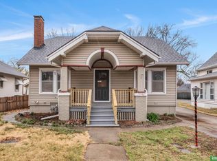3271 Randolph St, Lincoln, NE 68510