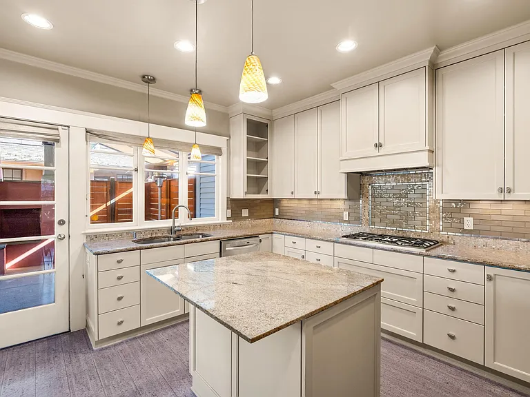 3455 NE Tillamook St — Photo 16