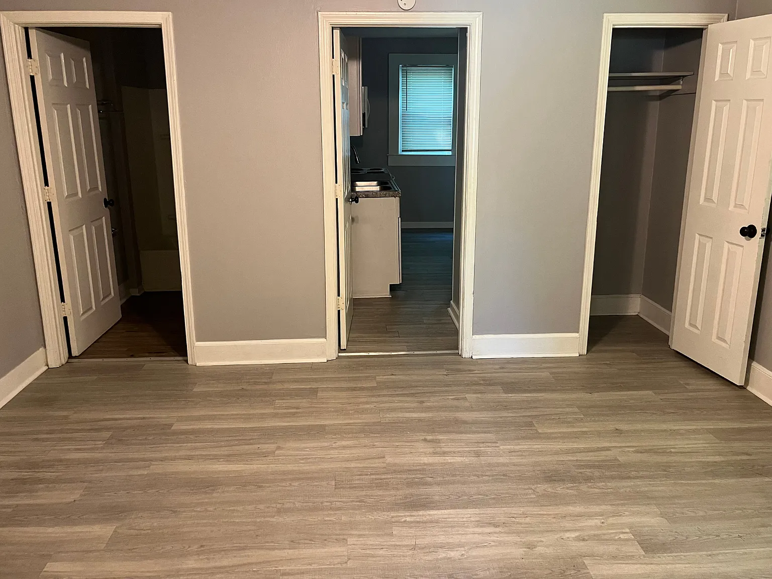 1 bed, $895 — Photo 2