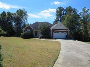 620 Weeping Willow Dr, Loganville, GA 30052