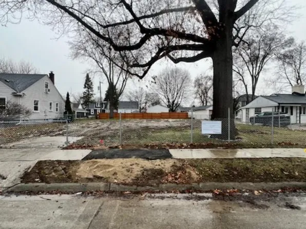 1915 Clifton Ave, Royal Oak, MI 48073
