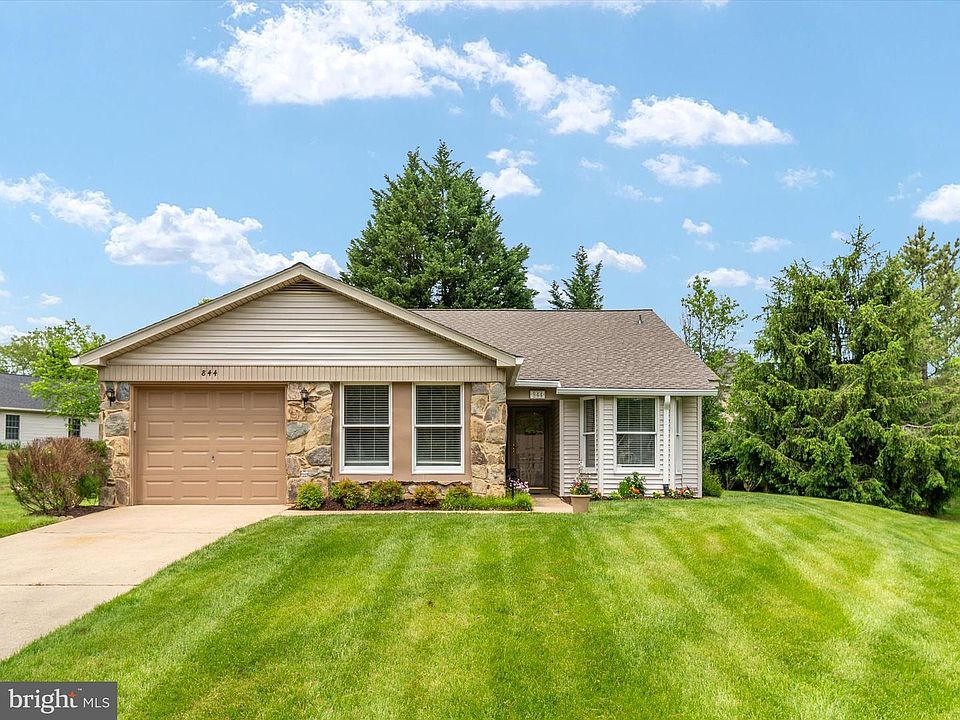 1st image of 844 Singing Hills Ct