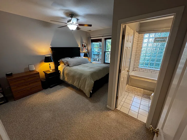1050 W Dakin St — Photo 23