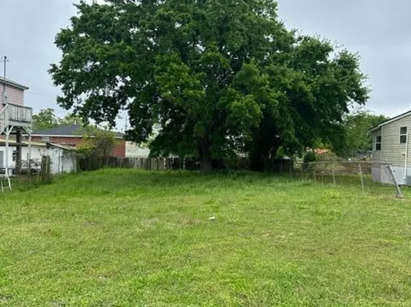 290 Laurel Ct, Biloxi, MS 39530