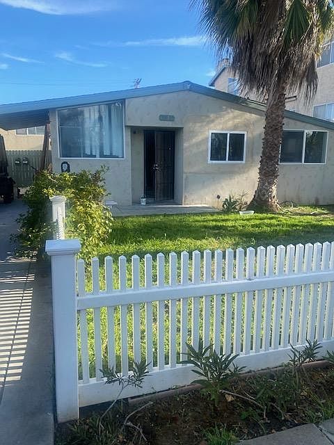 1st image of 1045 Chalcedony St