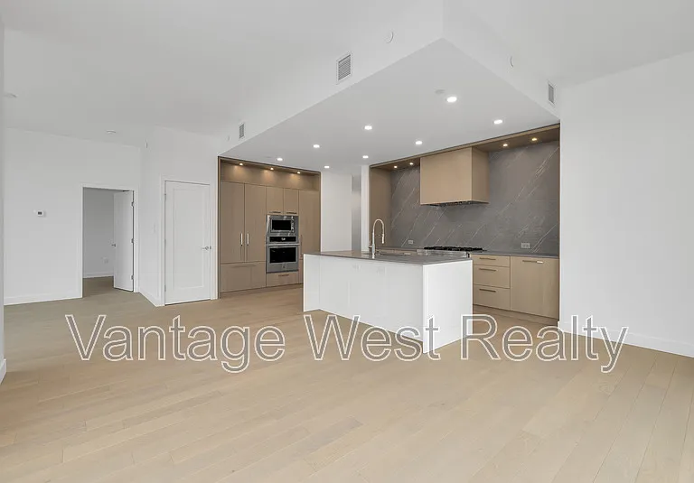 3389 Lakeshore Rd #216 — Photo 25