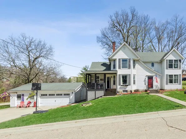 1228 Caroline Ave, Clinton, IA 52732