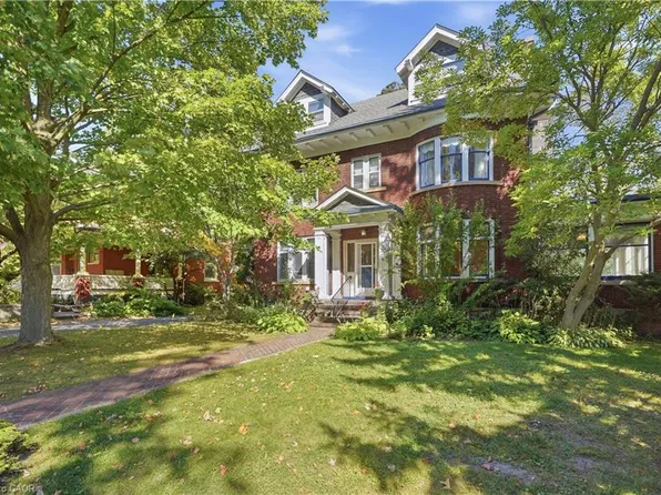 32 Wentworth Ave, Cambridge, ON N1S 1G6