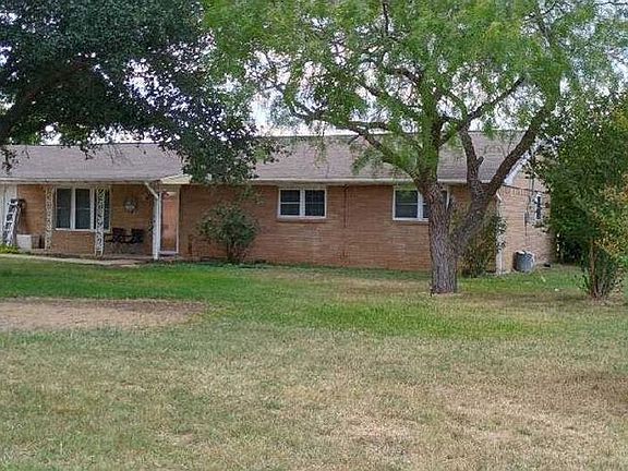 2nd image of 2 Mistletoe Ln