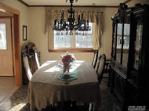 4th image of 7 Oakwood Hills Dr