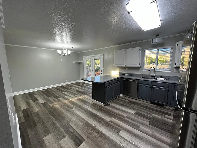 1442 N 900 W — Photo 5