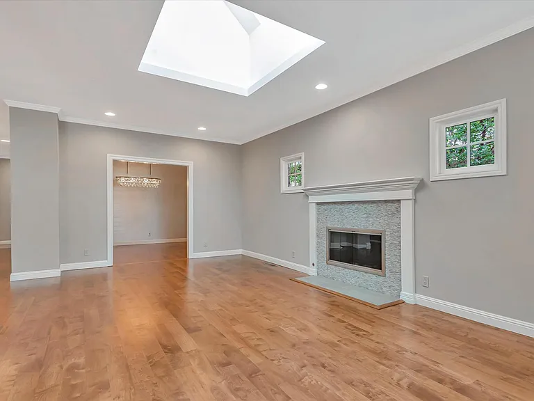 811 College Ave — Photo 5
