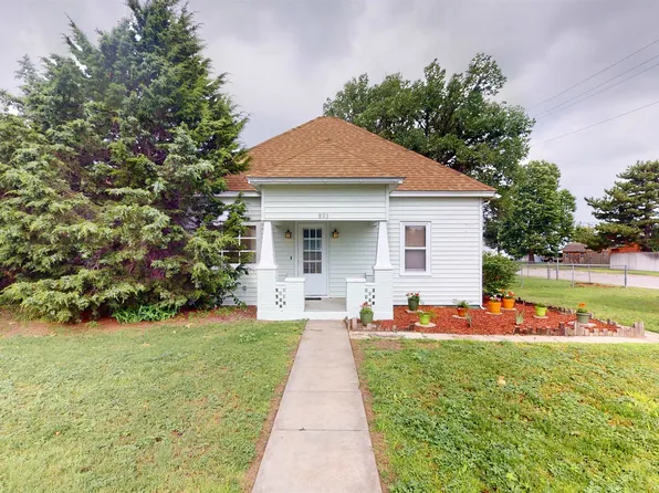 803 S Olive St, Shattuck, OK 73858