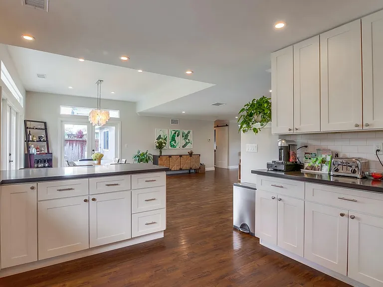 1705 Freda Ln — Photo 11