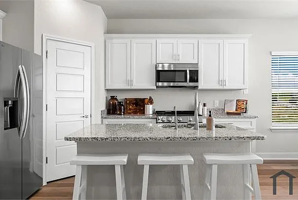 3 bed, 1292 sqft, $1,800 — Photo 3