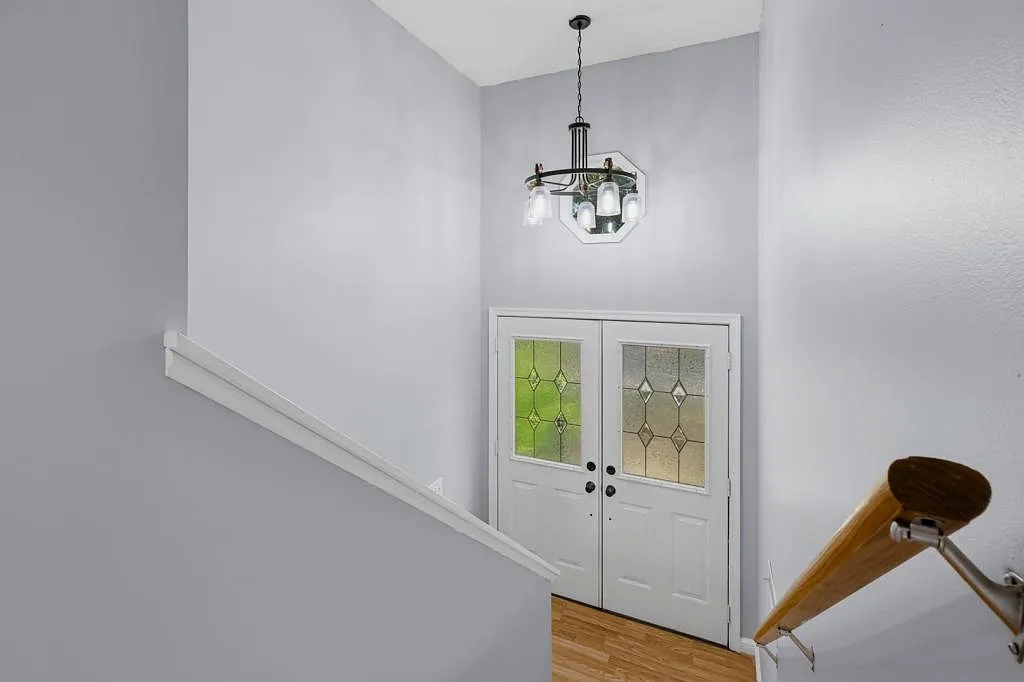 215 Cameron Rd — Photo 3