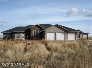 840 Dilley Rd, Tieton, WA 98947