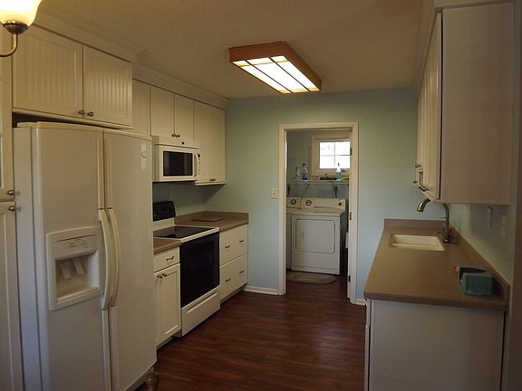 3rd image of 103 Tracy Dr