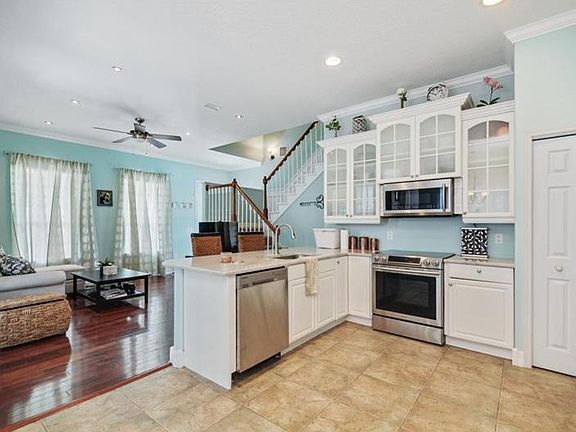4th image of 1803 Karolina Ave