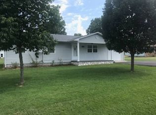 4 Victory Ln, Fairfield, IL 62837